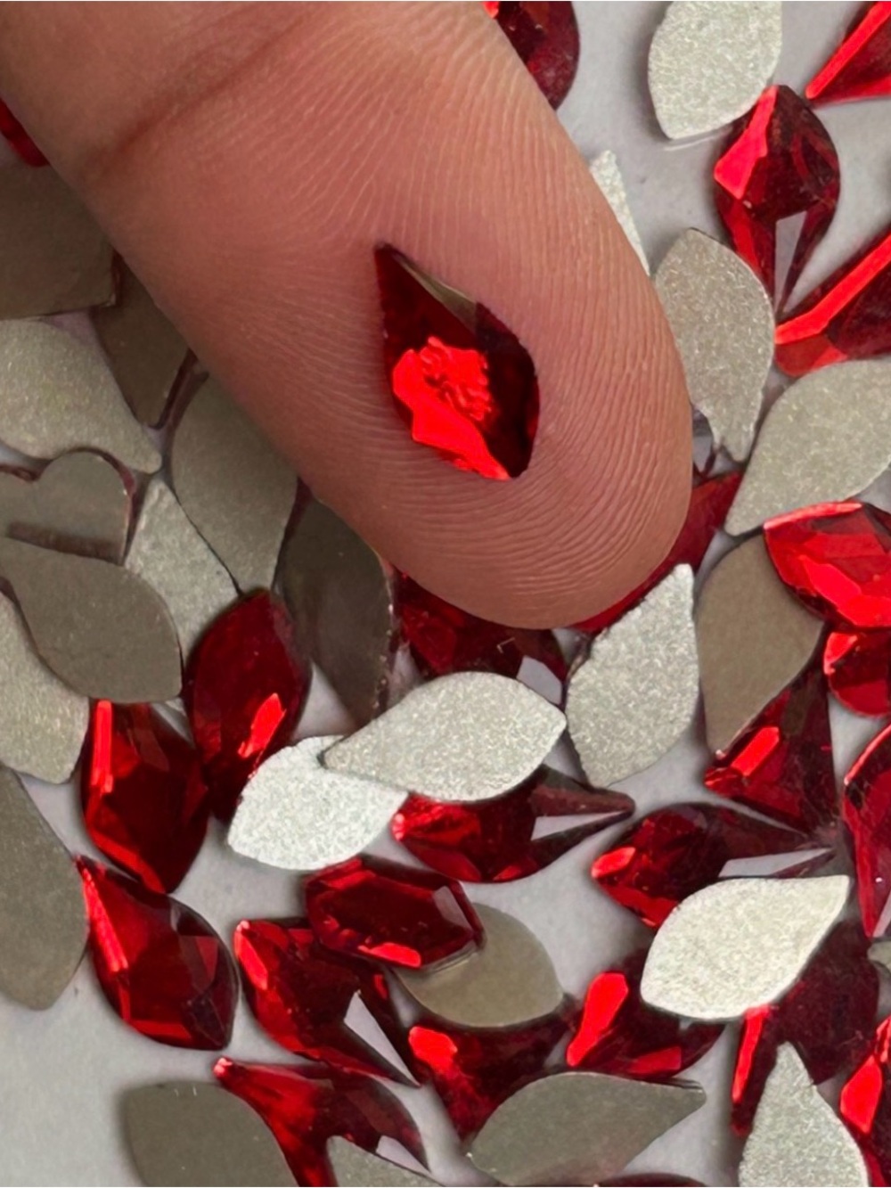 100 Red Faceted Teardrop Crystal Accent Stones for nail art